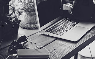 杠杆资产:如何手机买卖股票-AI交易再遭重挫！甲骨文据悉将部分OpenAI数据中心项目推迟至2028年