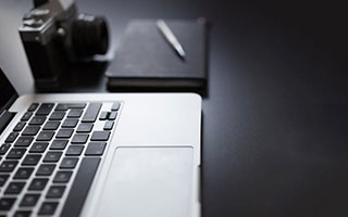 买股票怎么融资杠杆:晋能股票行情-黑天鹅突袭！“AI交易”全线重挫！美联储官员密集发声